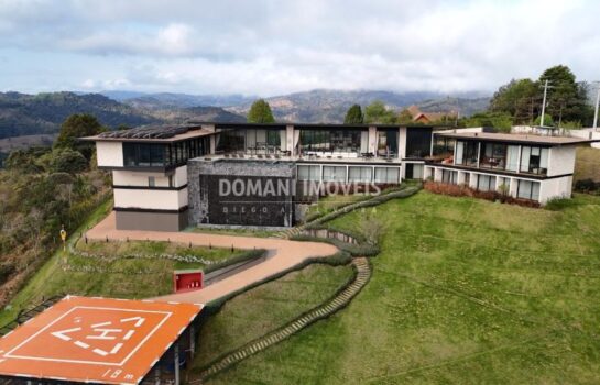 Casa Para Venda na Região do Descansópolis em Campos do Jordão