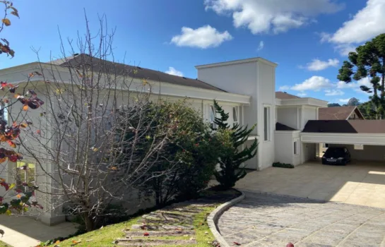 Casa de Alto Padrão para Venda (Ref. 2170) em Vila Capivari - Campos do Jordão