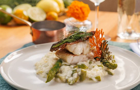 Casa Bambuí lança menu especial de Páscoa em Campos do Jordão com peixes do litoral