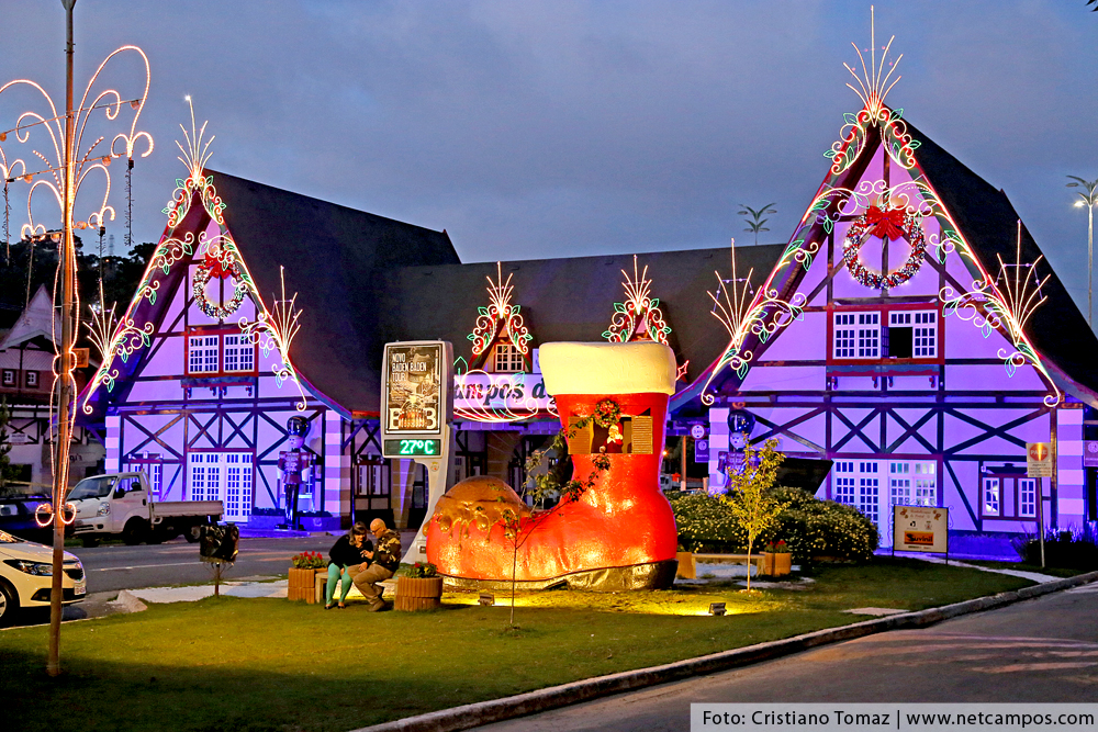 Portal de Campos do Jordão decorado para o Natal