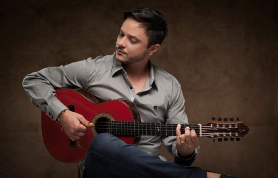 Show de Viola Caipira com Arnaldo Freitas em Campos do Jordão