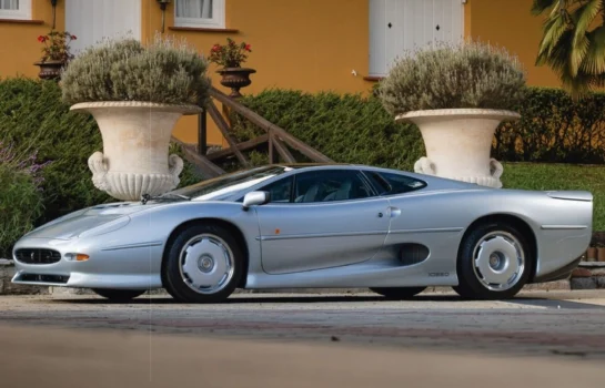 Leilão de carros raros começa em Campos do Jordão com modelos milionários e catálogo exclusivo