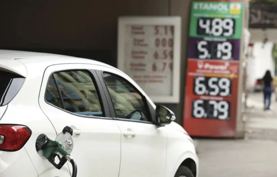 Inflação sobe em março acima do esperado puxada pela alta dos combustíveis