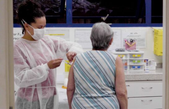 Frio do outono aumenta a importância da vacina contra a gripe