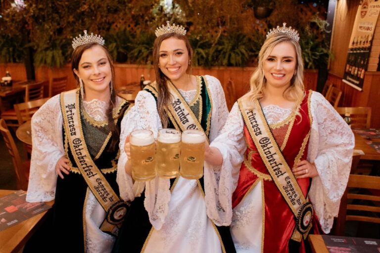Campos do Jordão Dá Início à Oktoberfest 2024 com Coroação da Rainha e Princesas