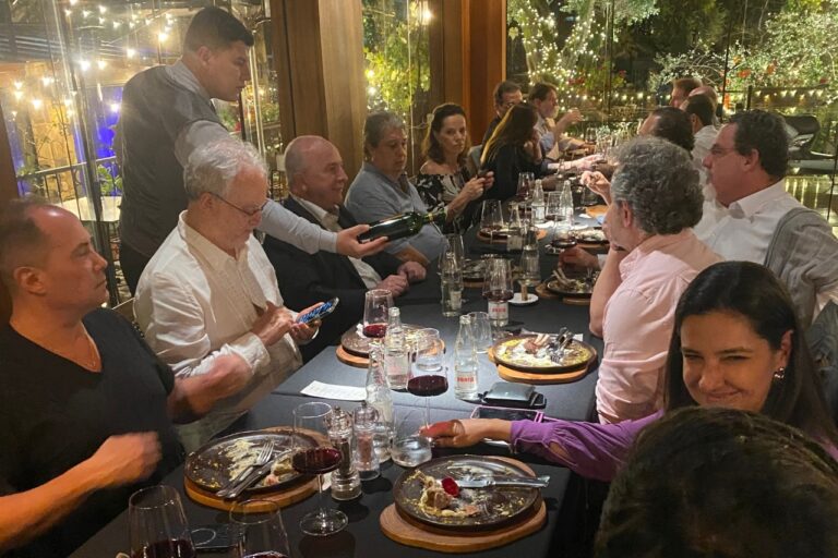 Delegação de Empresários de Campos do Jordão se Reúne com Prefeito, Vice-Prefeito e Secretário de Turismo de Gramado em Jantar no Di Lucca Osteria