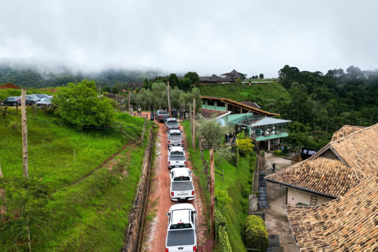 Gigante automotiva escolhe Campos do Jordão para treinamento nacional da nova RAM Dakota 2026