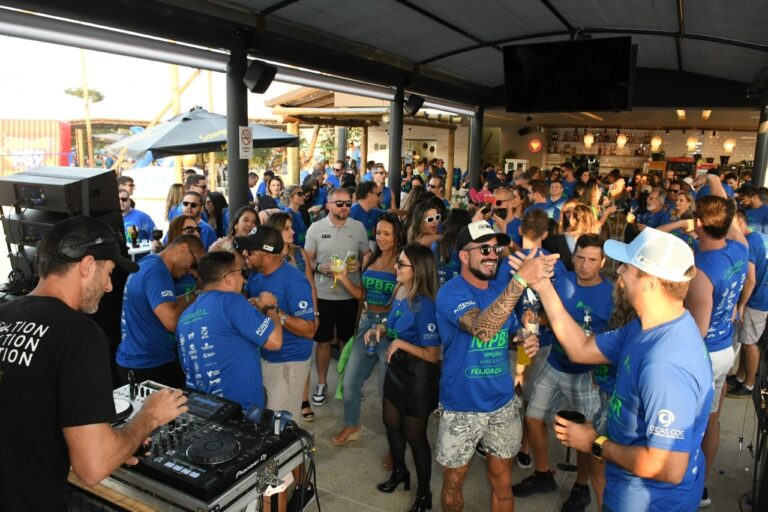 Feijoada 012 – 2ª Edição: Música ao Vivo, Open Bar Premium e Feijoada à Vontade em 20 de Julho
