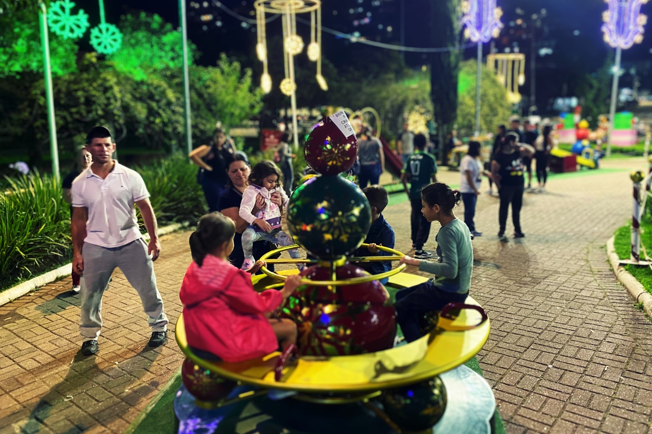 Descubra a Magia do Natal em Campos do Jordão com o Walking Tour de Alan Germano