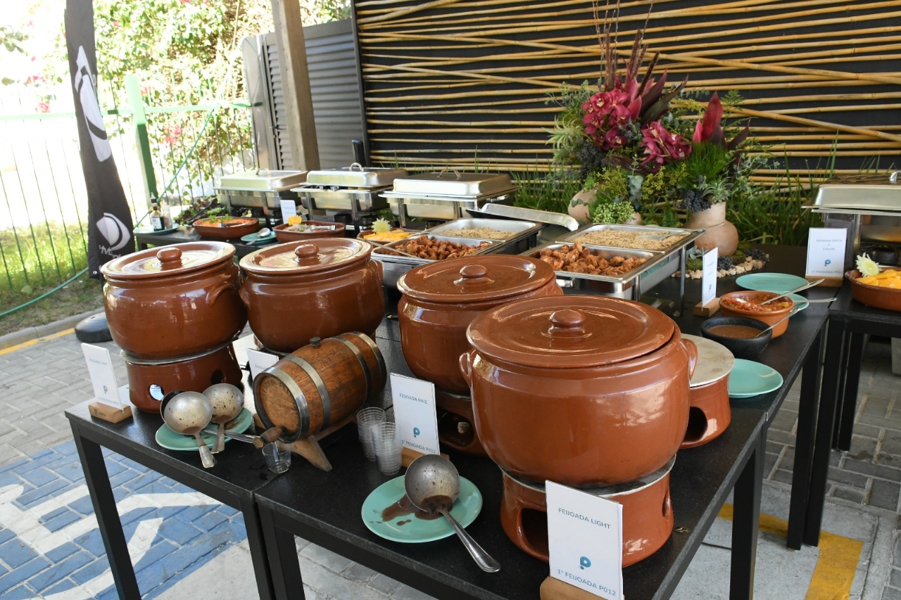Feijoada 012 – 2ª Edição: Música ao Vivo, Open Bar Premium e Feijoada à Vontade em 20 de Julho