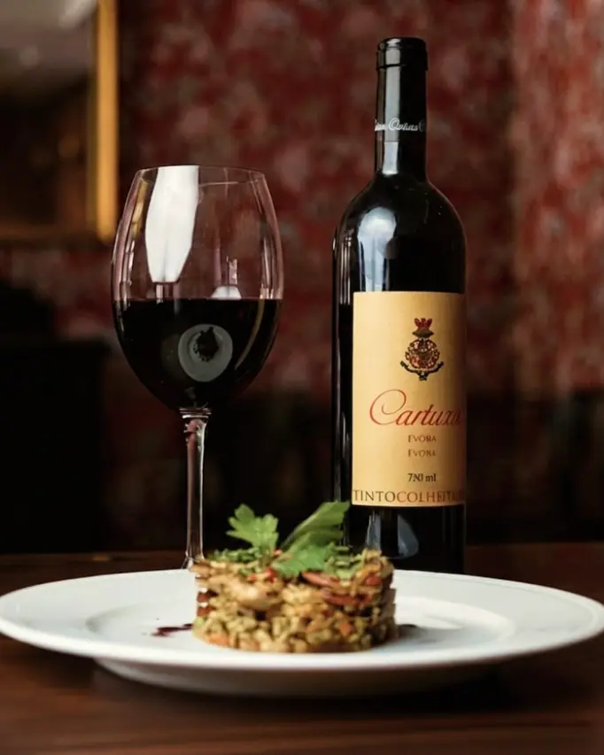 Hotel Vila Inglesa promove noite especial com vinhos da Adega Cartuxa em Campos do Jordão