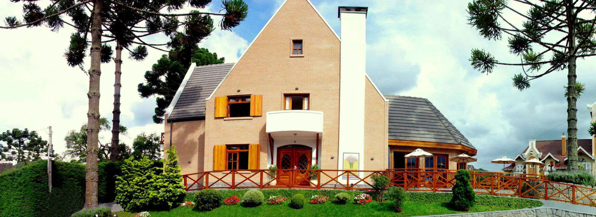 Fachada-Frontal-Pousada-Campos-de-Provence-Campos-do-Jordao