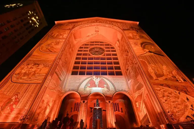Santuário de Aparecida conclui mosaicos das quatro fachadas da Basílica