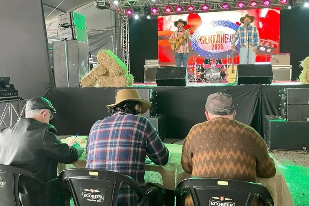 Festival Sertanejo reúne representantes de 10 cidades durante a ExpoPinda