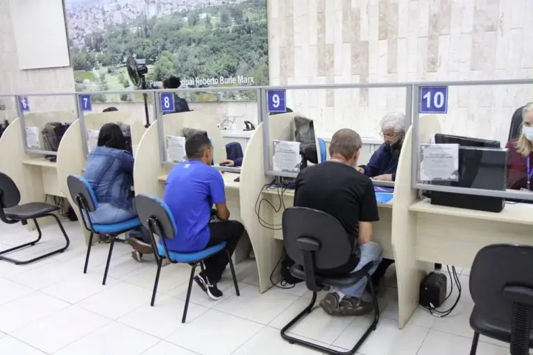 PAT abre a semana com 414 vagas de emprego em São José dos Campos