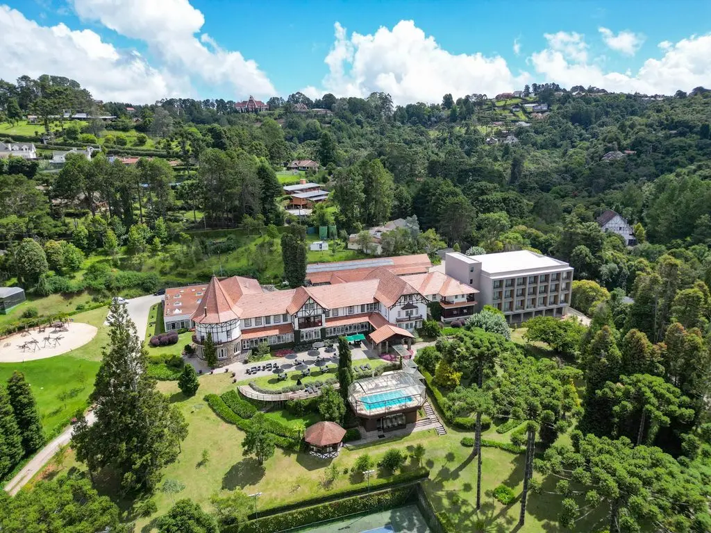 Hotel Vila Inglesa promove noite especial com vinhos da Adega Cartuxa em Campos do Jordão