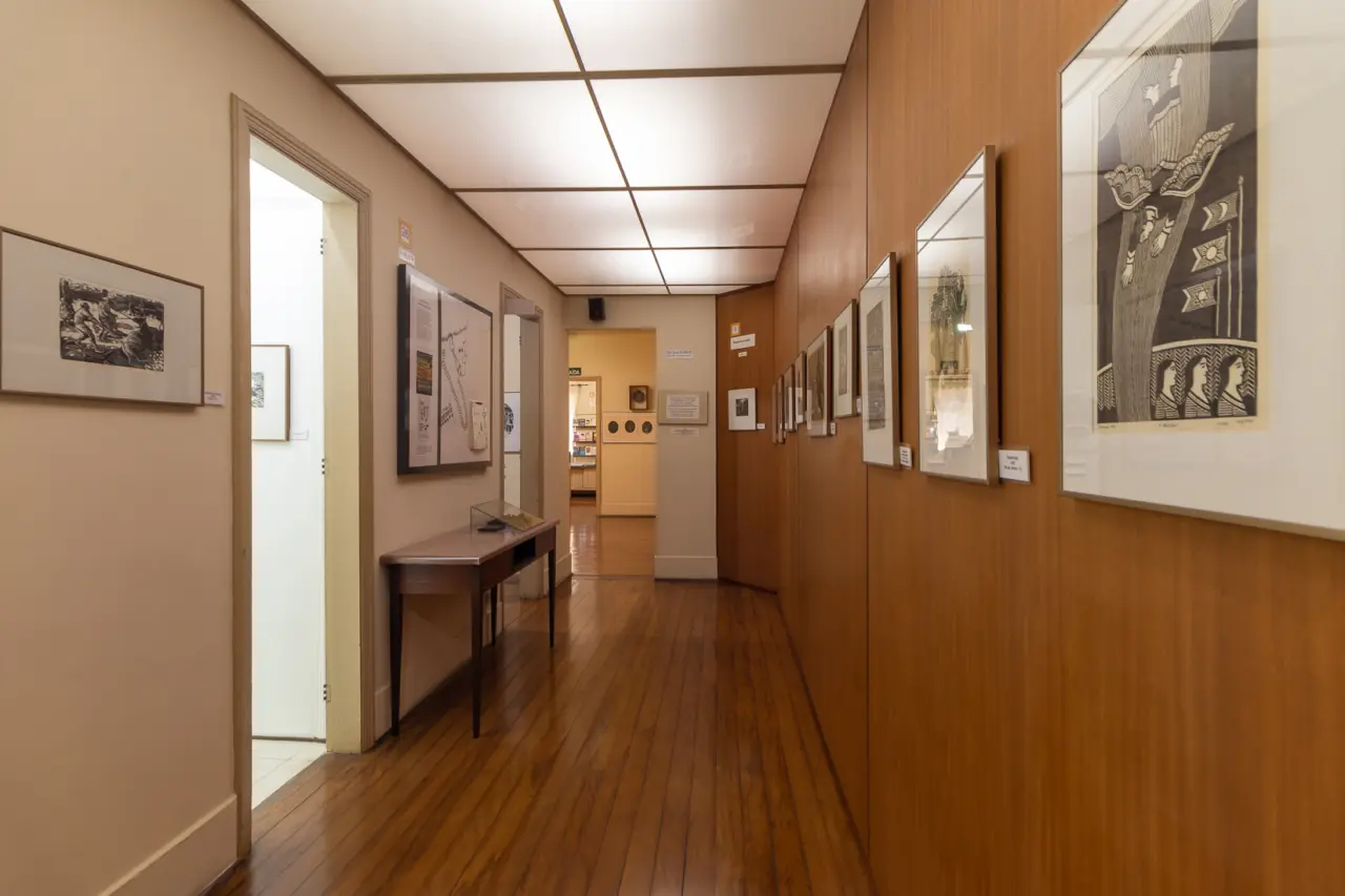 Casa da Xilogravura recebe exposição com obras de artistas chineses em Campos do Jordão