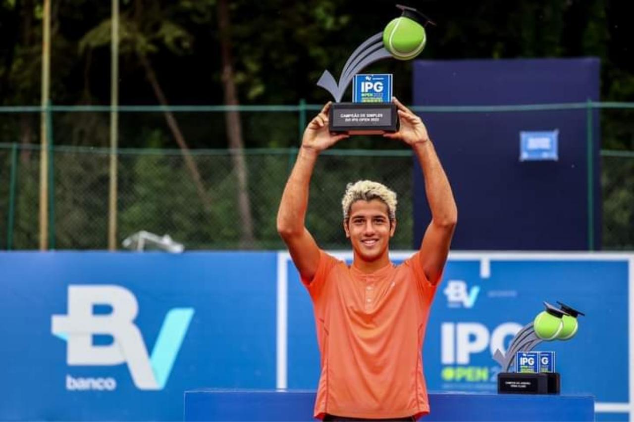 Alves domina peruano e conquista o título do IPG Open de Tênis em Campos do Jordão