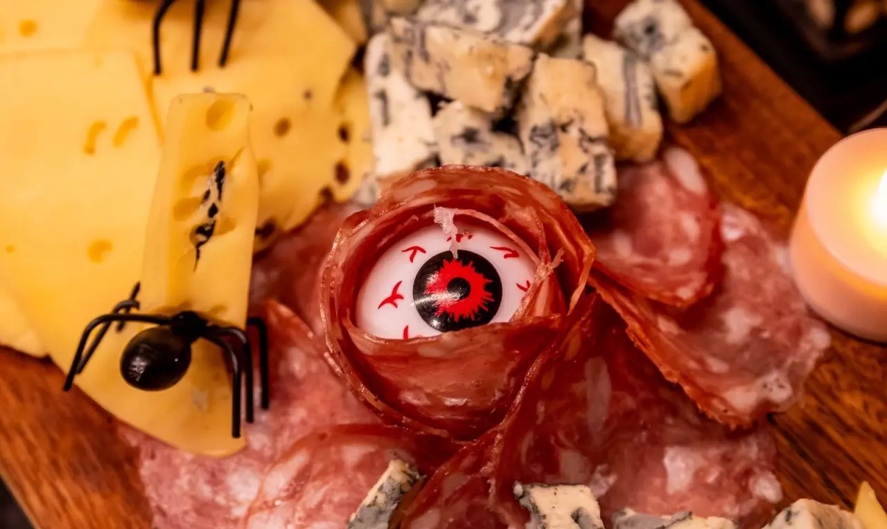 Halloween no Art B.B.Q. promete uma noite de terror, música e gastronomia em Campos do Jordão