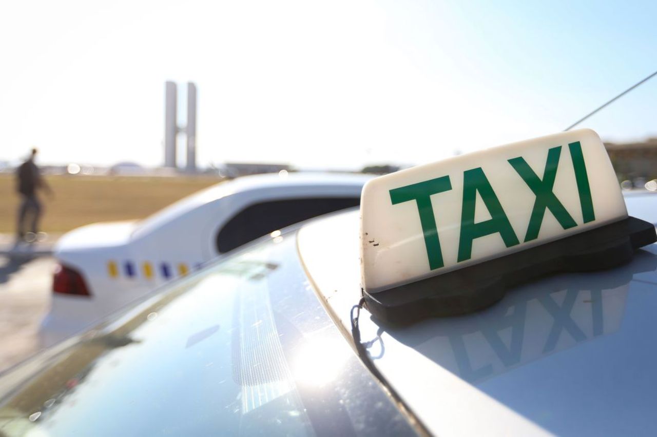 Terceiro lote dos Benefícios Caminhoneiro e Taxista é pago para mais de 629 mil motoristas