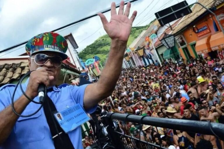 Bloco do Barbosa invade o carnaval de Sanja!