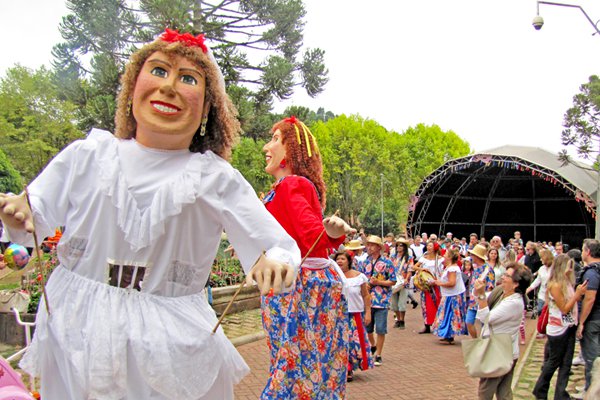 boneco-gicante-campos