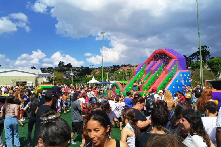 Brinka Campos reúne cerca de 6 mil pessoas; 13 filhotes são adotados durante a festa