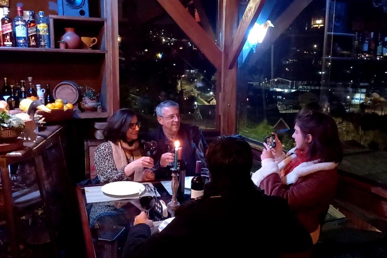 Noite com Show de Tango no Restaurante Cacerola em Campos do Jordão