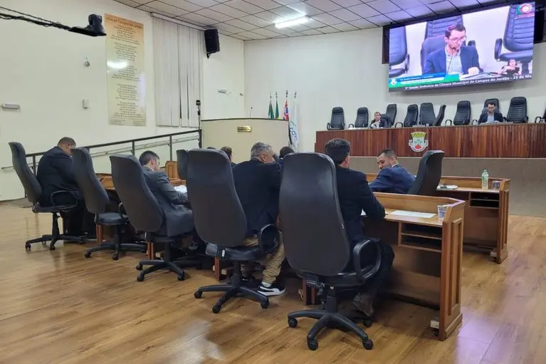 Agosto Lilás: Câmara Municipal recebe palestra sobre violência contra a mulher