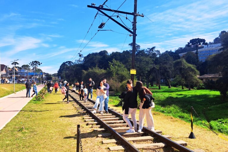 Galeria Vila Capivari e Estrada de Ferro de Campos do Jordão Lançam Campanha de Conscientização para Pontos Instagramáveis na Estrada de Ferro