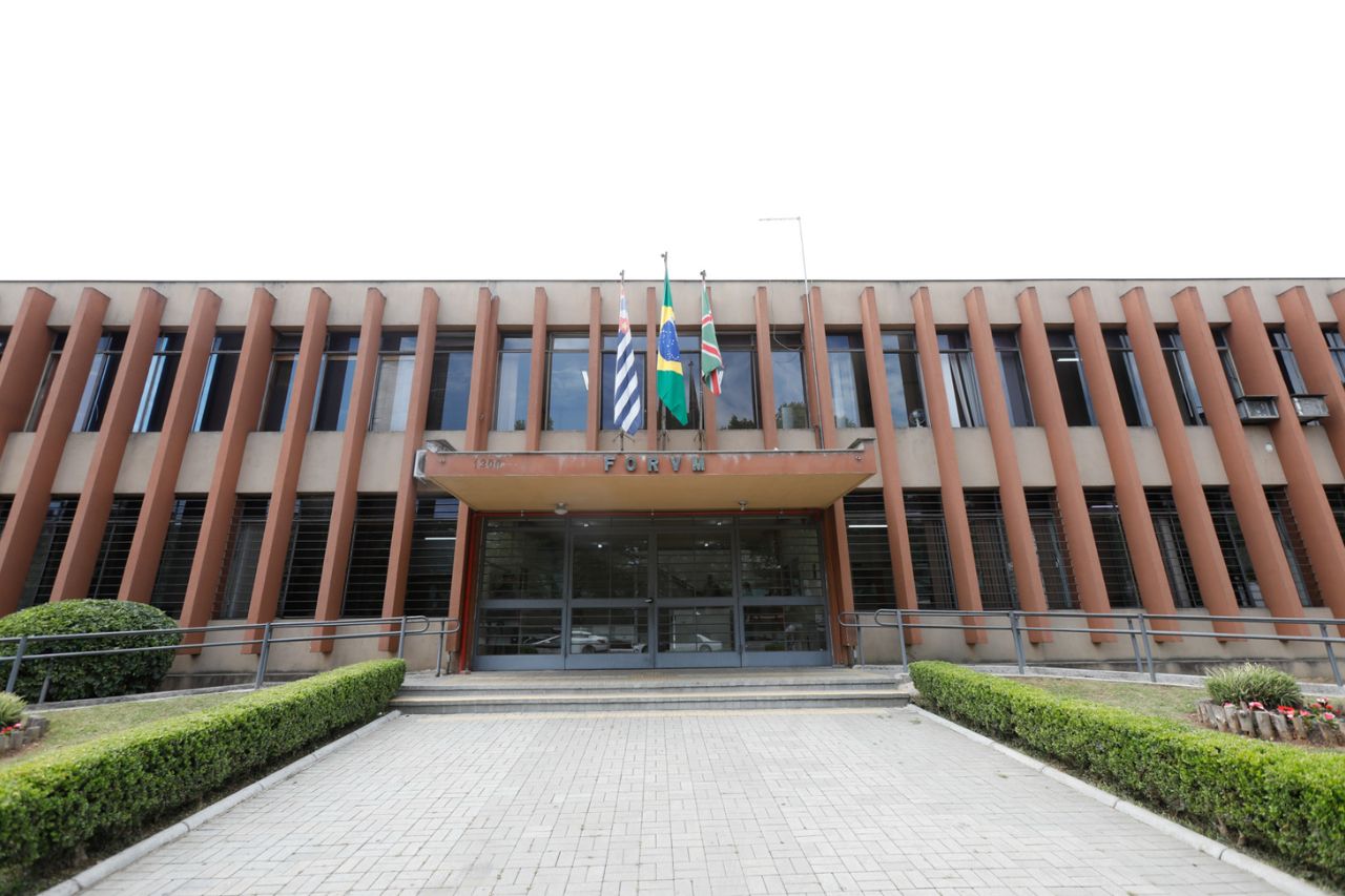 Justiça obriga Prefeitura de Campos do Jordão a retirar placas irregulares em cumprimento à Lei Cidade Limpa
