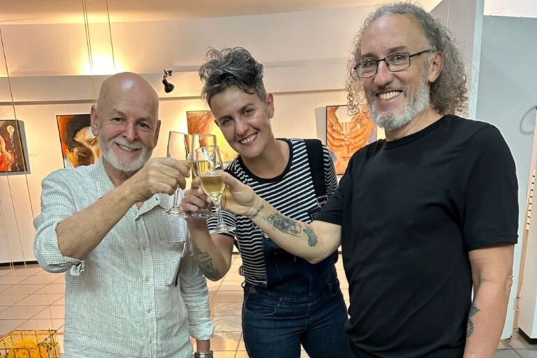 Exposição “Entre Memórias e Reflexões” na Casa do Médico Atraí Público com Visita Guiada dos Artistas