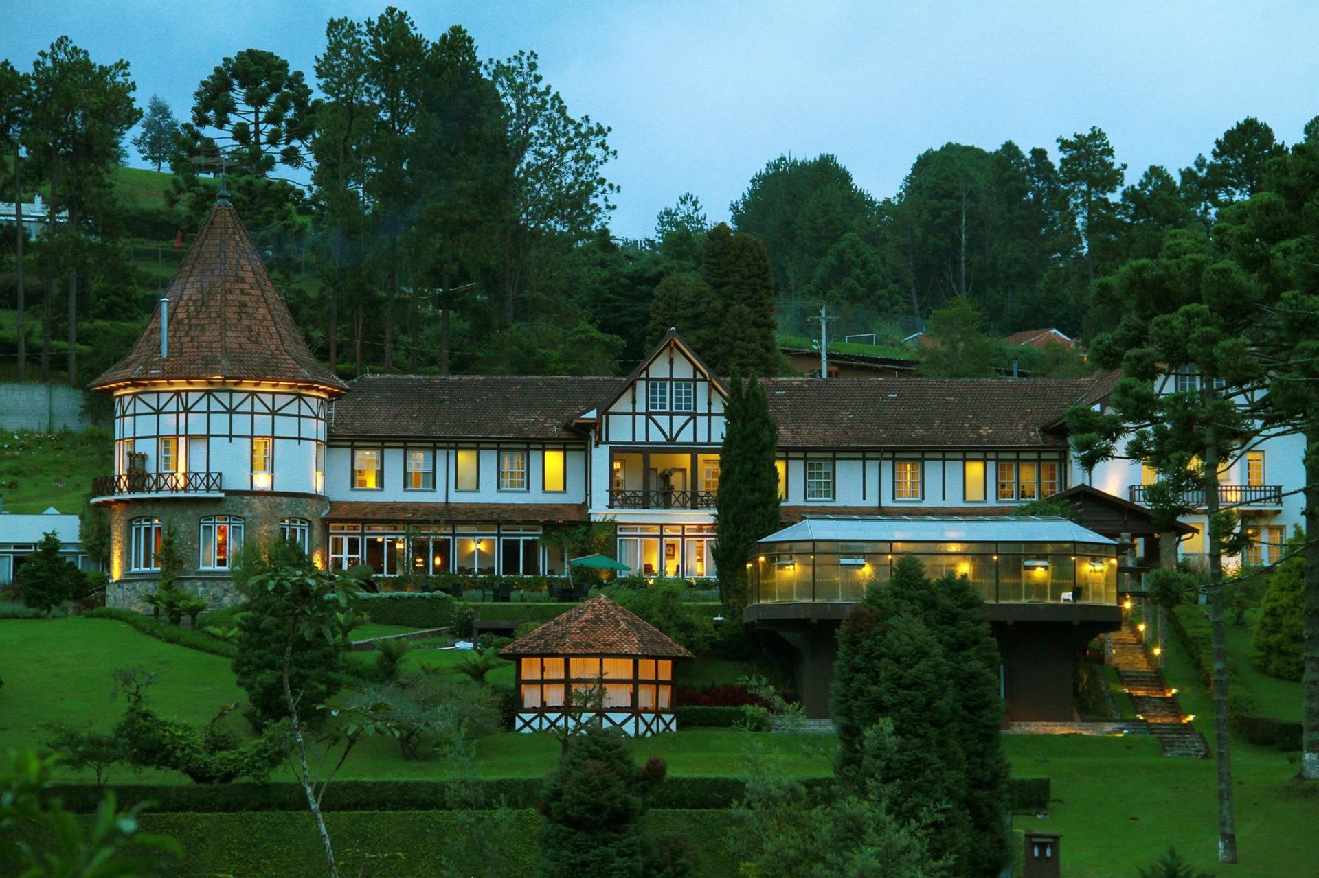 fachada-hotel-vila-inglesa-1