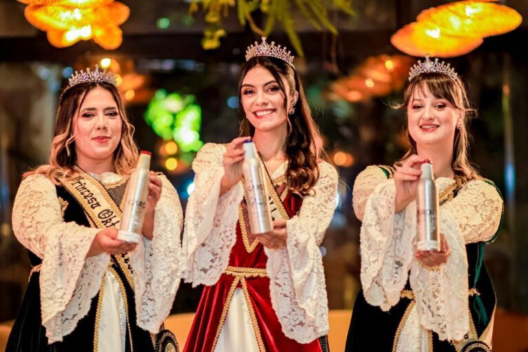 Realeza da Oktoberfest visita o Parque Bambuí neste domingo e dá início às celebrações em Campos do Jordão