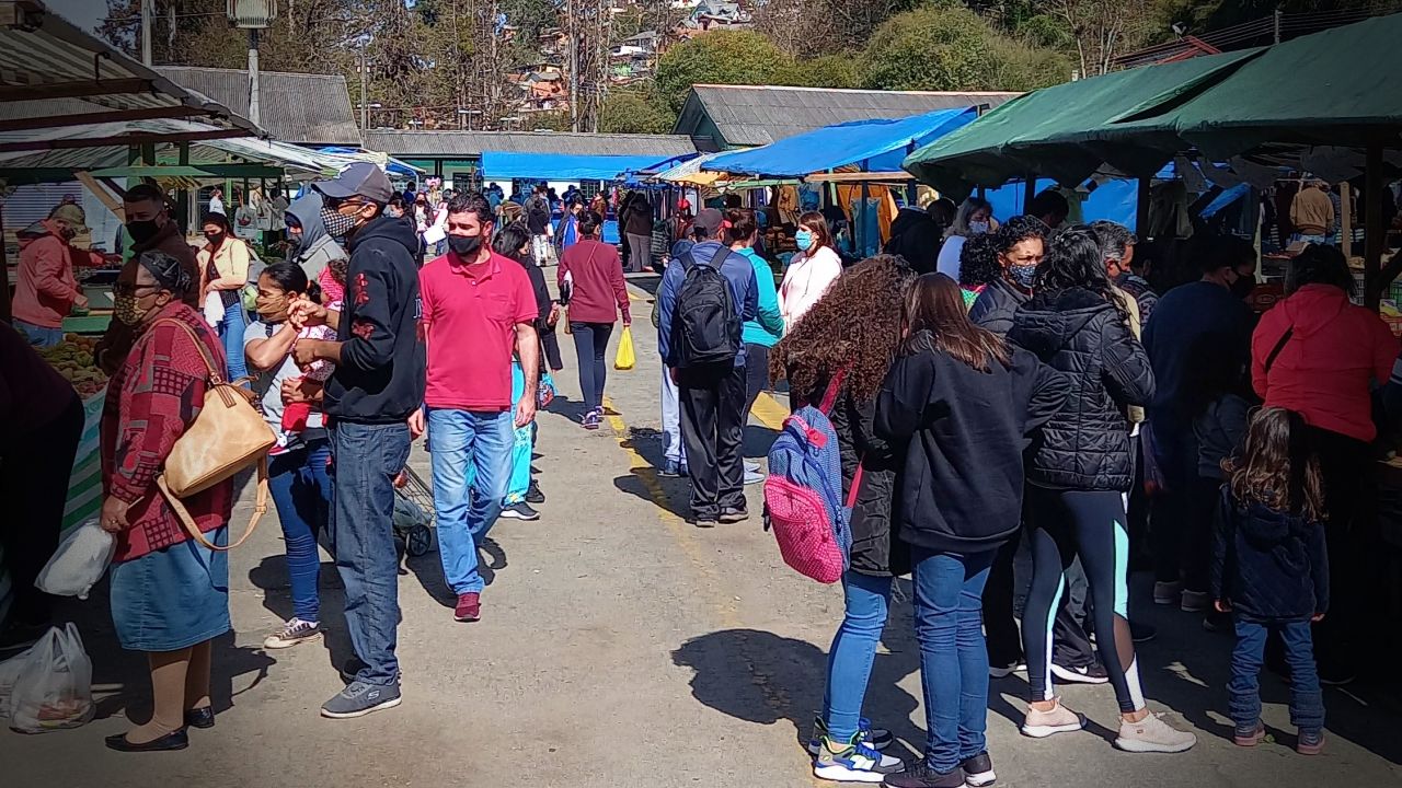 Sábado é dia de feira em Campos do Jordão