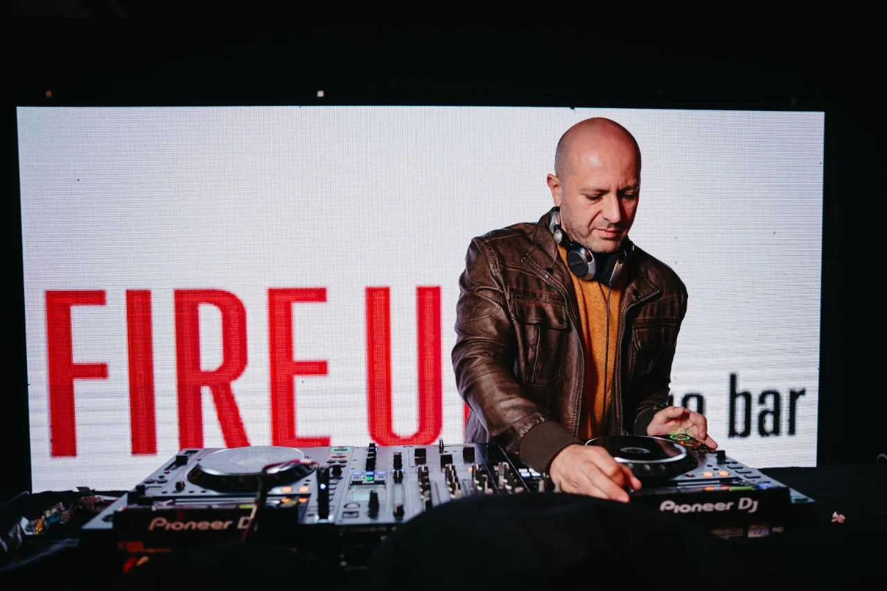 FIREUP Lounge Bar retorna a Campos dos Jordão para mais uma temporada