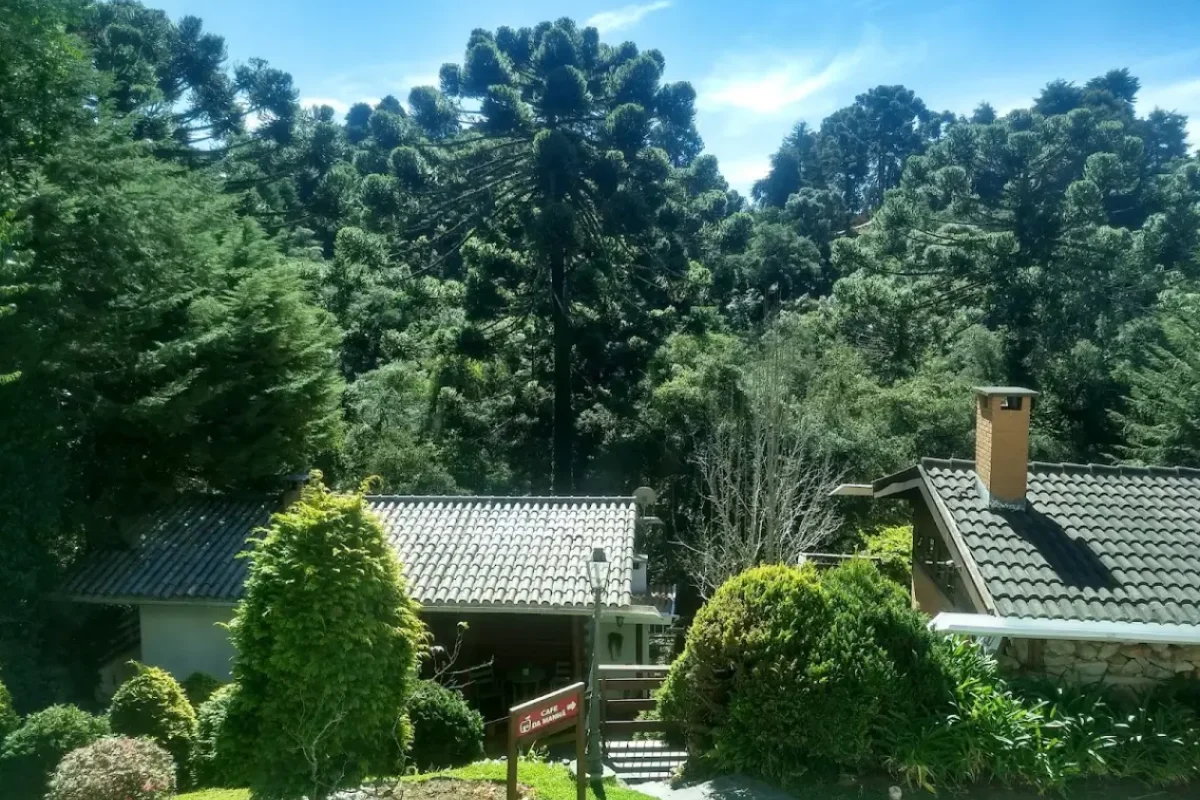 Apple House