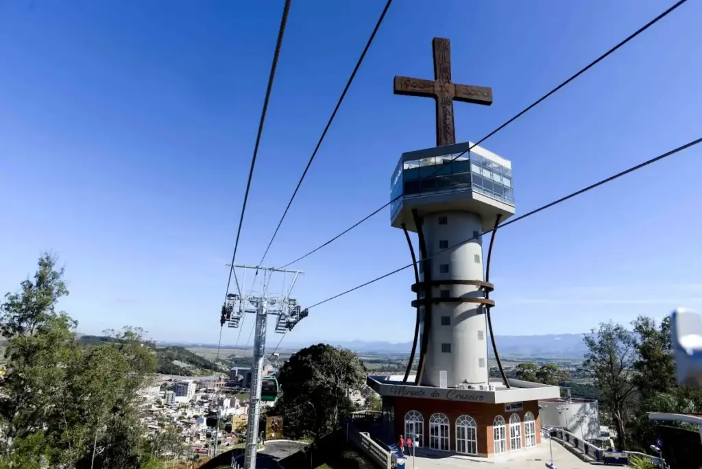 Bondinhos Aéreos e Morro do Cruzeiro