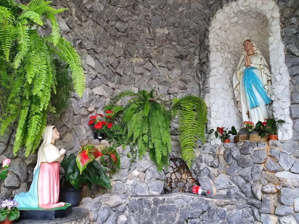 Gruta de Nossa Senhora de Lourdes
