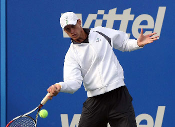 Os tenistas brasileiros estarão nas quadras do TENNIS CUP nesta segunda-feira