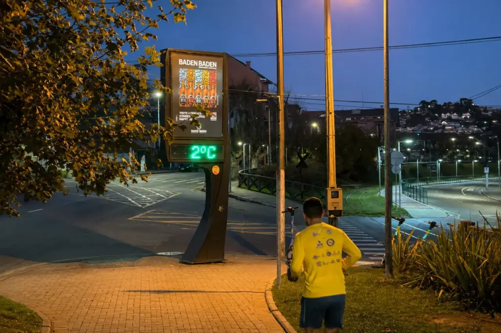 Campos do Jordão começa a semana com manhã típica de inverno e temperaturas próximas dos 2°C