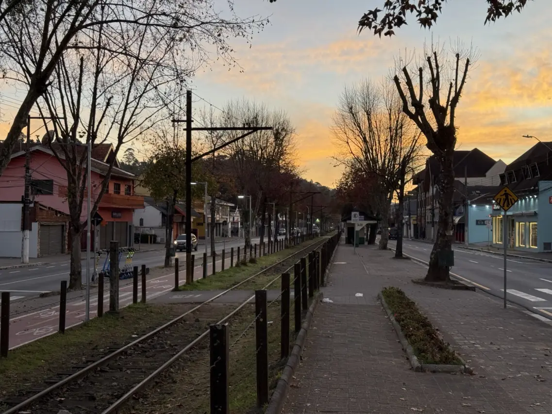 Campos do Jordão começa a semana com manhã típica de inverno e temperaturas próximas dos 2°C