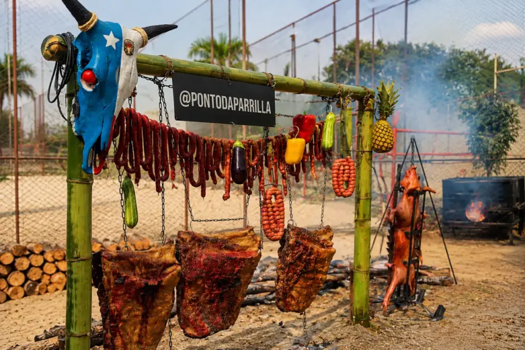 Ponto da Parrilla celebra dois anos com festival de churrasco, open bar e shows ao vivo