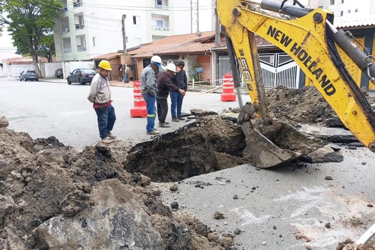 Taubaté executa manutenção de galerias e novo ramal de drenagem em quatro bairros