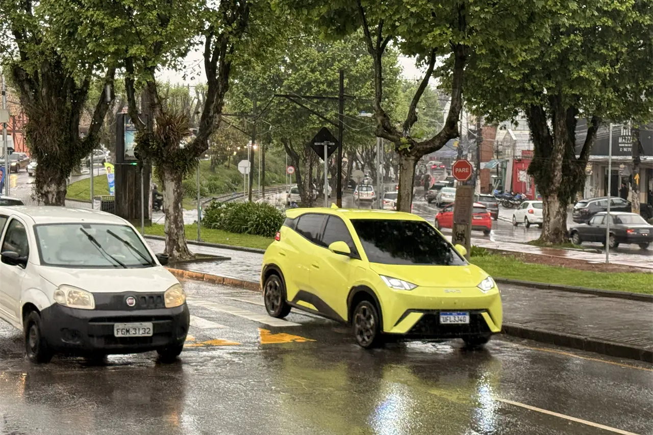 Chuva abre o dia em Campos do Jordão antes da chegada da primavera