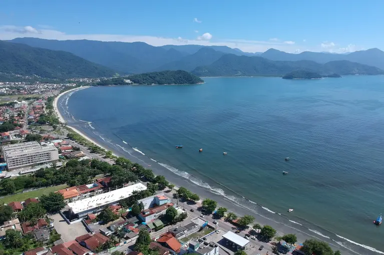 Mudança de mão no centro de Ubatuba entra em vigor nesta segunda-feira