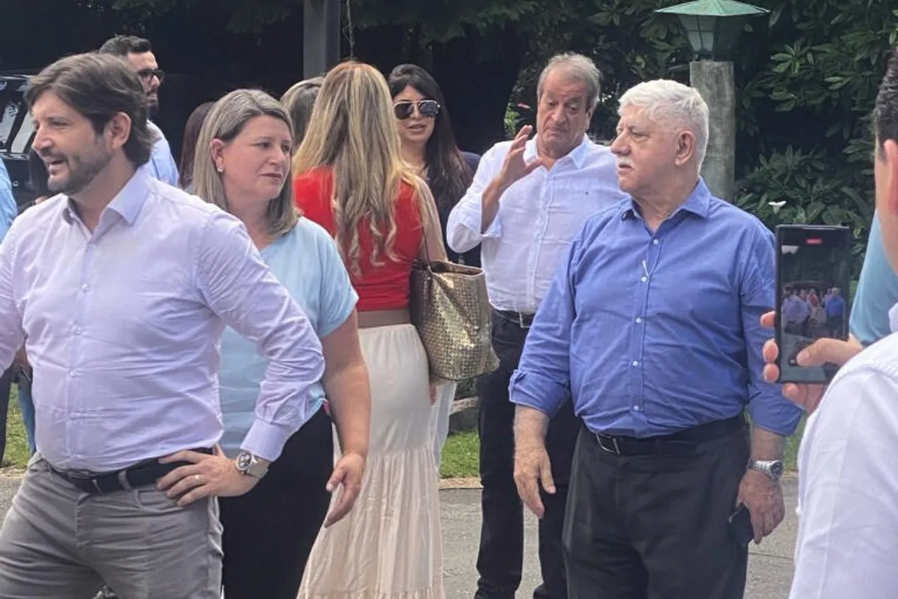 Valdemar da Costa Neto (PL) Participa de Reunião com Políticos e Empresários em Campos do Jordão
