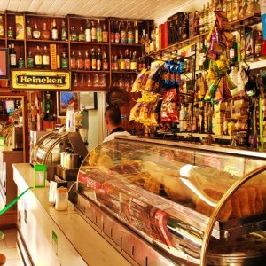 Você conhece o Mini Bar Jaguaribe e o Restaurante Roda de Carroça em Campos do Jordão?