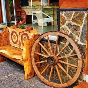 Você conhece o Mini Bar Jaguaribe e o Restaurante Roda de Carroça em Campos do Jordão?