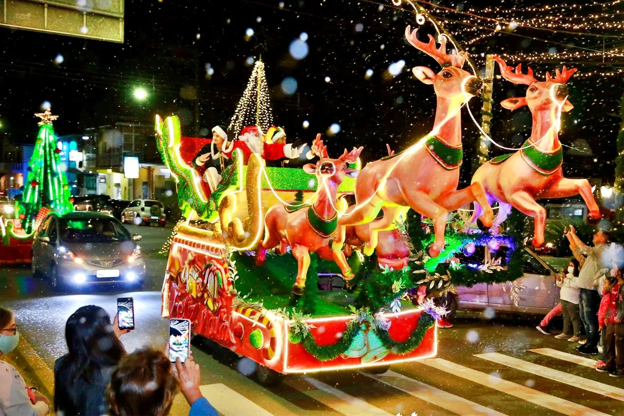 Santo Antônio do Pinhal Promove Grande Parada de Natal